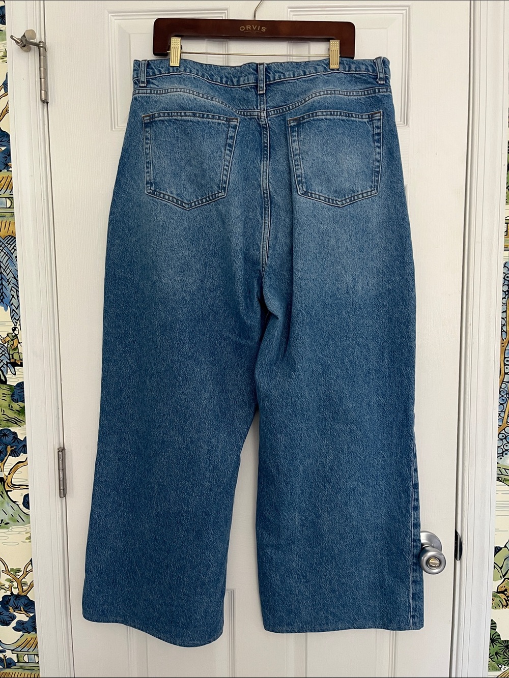 Reformation Wide-Leg Jeans in Medium Blue Wash - Picture 5 of 8